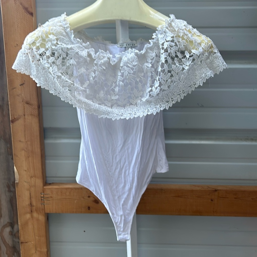 Haute Monde  Body Suit  Floral Lace Applique Detail (Las)